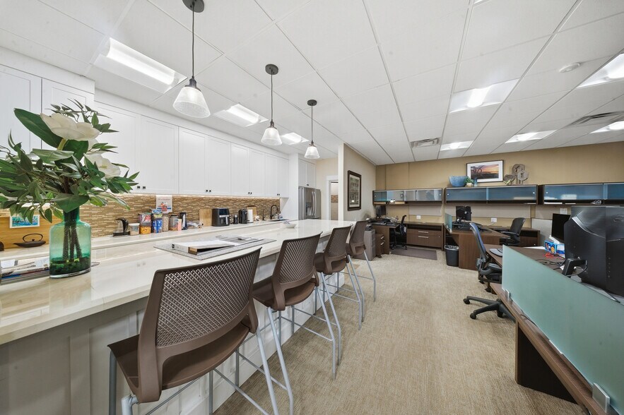 More Photos Of 5011 Argosy Ave, Huntington Beach Loft Creative Space For Sale