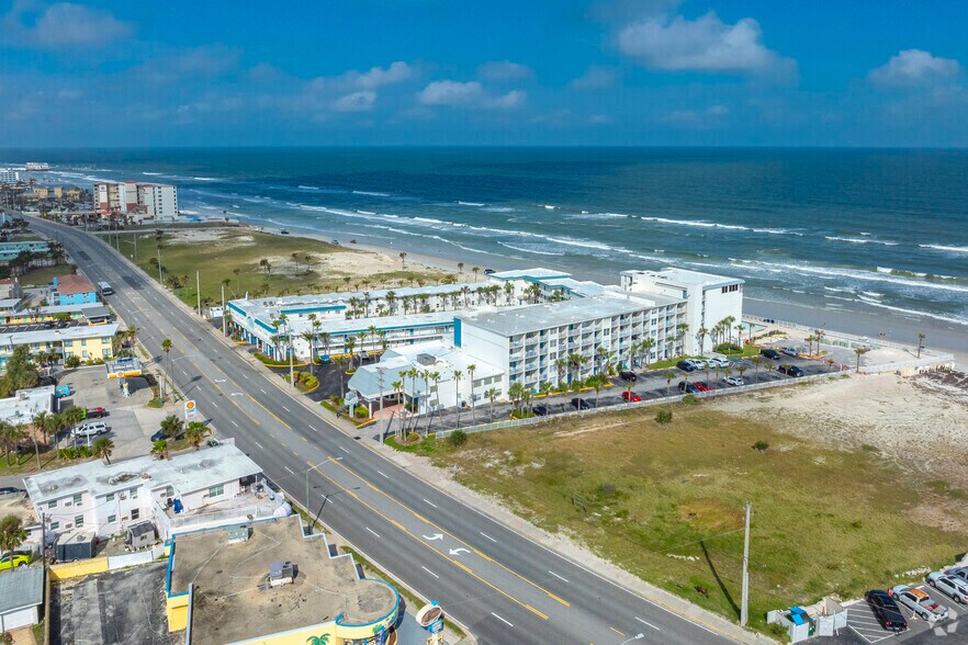 More Photos Of 935 S Atlantic Ave, Daytona Beach Apartments For Sale