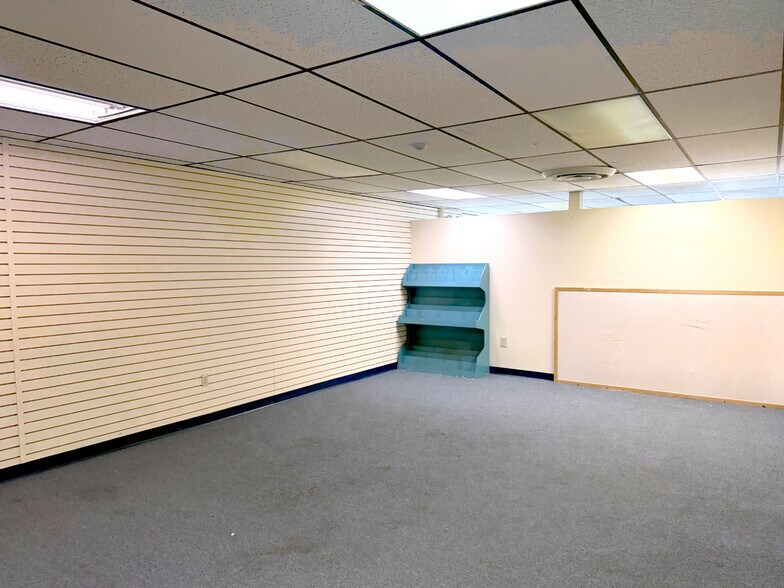 More Photos Of 401-405 Carlisle Ave, York Storefront Retail Residential For Sale