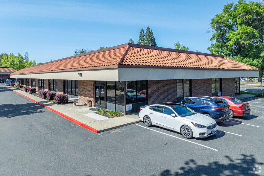 More Photos Of 5200-5252 Sunrise Blvd, Fair Oaks Unknown For Lease