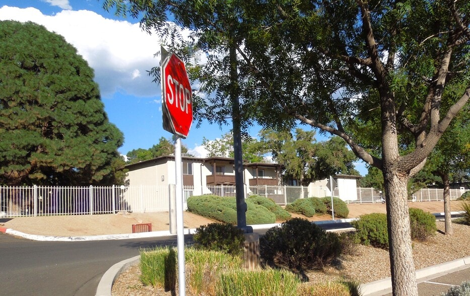 More Photos Of 1601 Pennsylvania St NE, Albuquerque Apartments For Sale