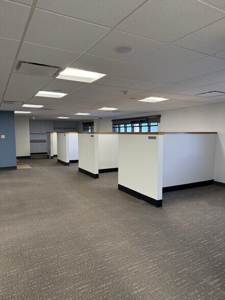 More Photos Of 5926 McIntyre St, Golden Office For Sale