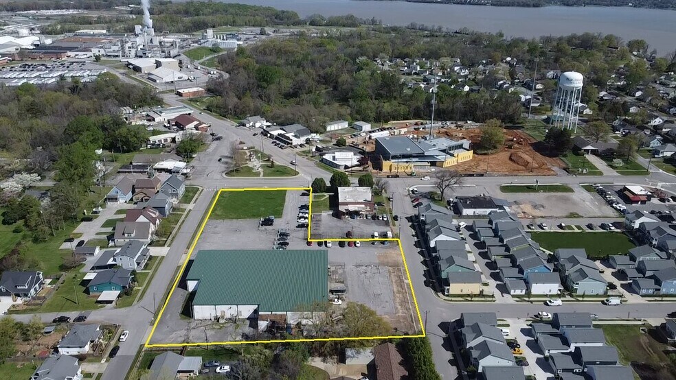 More Photos Of 1111-1115 Donelson Ave, Old Hickory Showroom For Lease