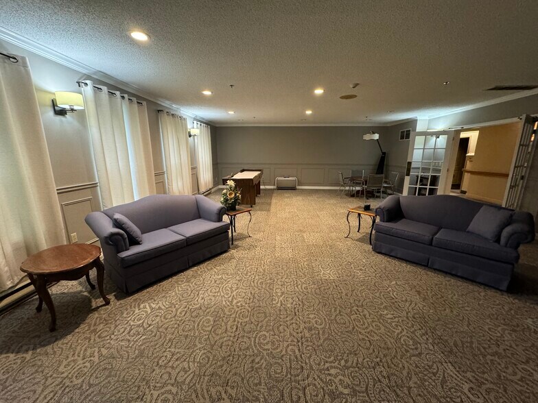 More Photos Of 725 Gibralter St, Norfolk Flex For Sale