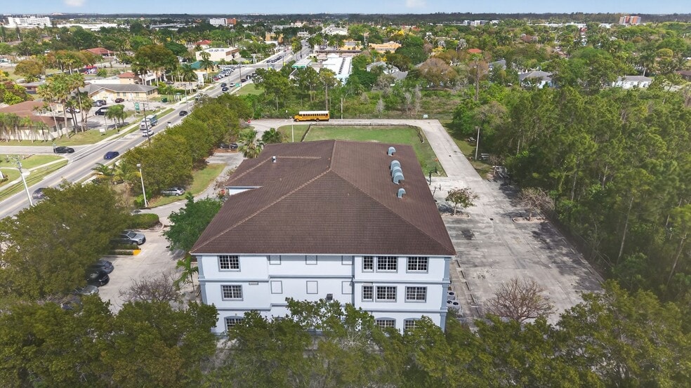 More Photos Of 713 W Palm Dr, Florida City Schools For Sale