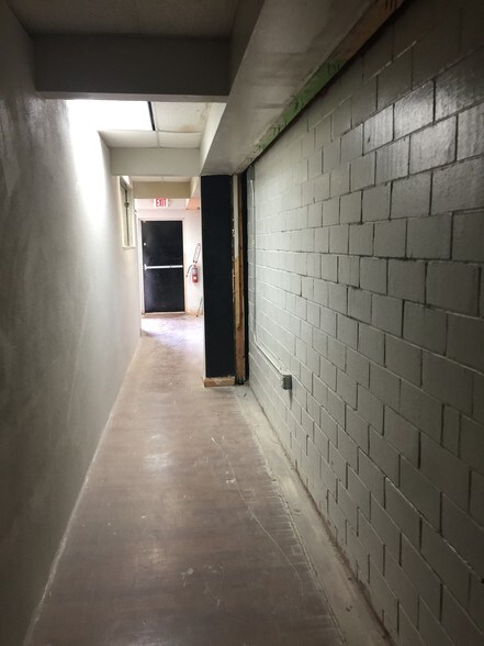 More Photos Of 8418 Broadway St, San Antonio Service For Lease