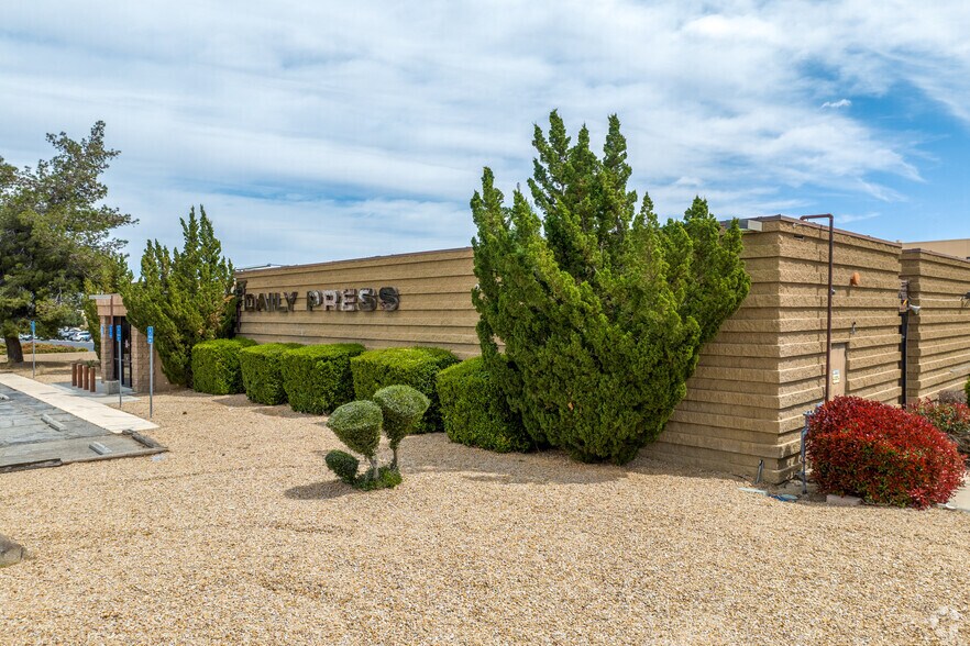 More Photos Of 13843-13875 Park Ave, Victorville Office For Lease