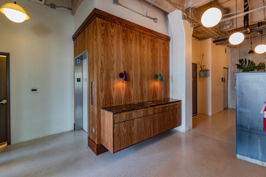 More Photos Of 837 N Spring St, Los Angeles Office For Sale