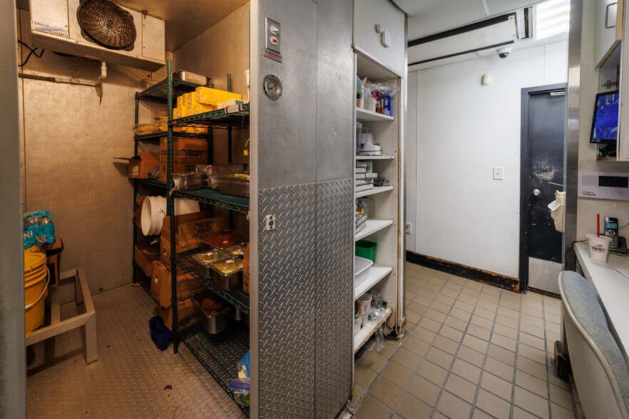 More Photos Of 12 Bo James St, Clayton General Retail For Sale