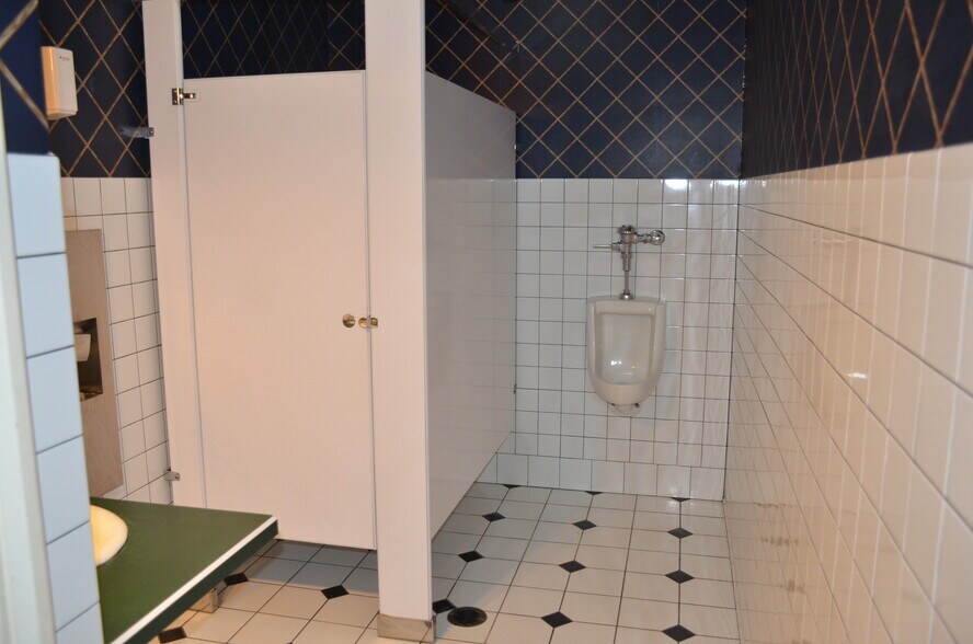 More Photos Of 11 Benton Ave E, Albia Restaurant For Sale