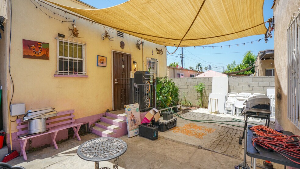More Photos Of 2056 W 67th St, Los Angeles Apartments For Sale