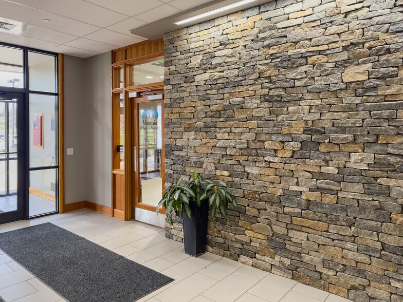 More Photos Of 193 Tilley Dr, South Burlington Office For Sale