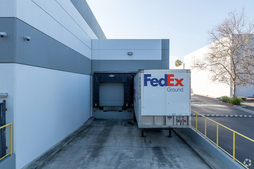 More Photos Of 1175 Elko Dr, Sunnyvale Research And Development For Lease