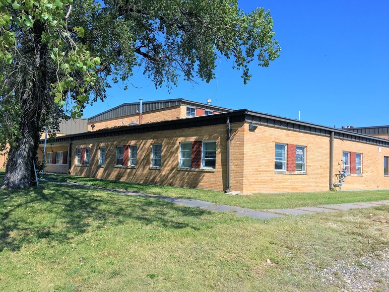 More Photos Of 620 N Edgemoor St, Wichita Warehouse For Sale
