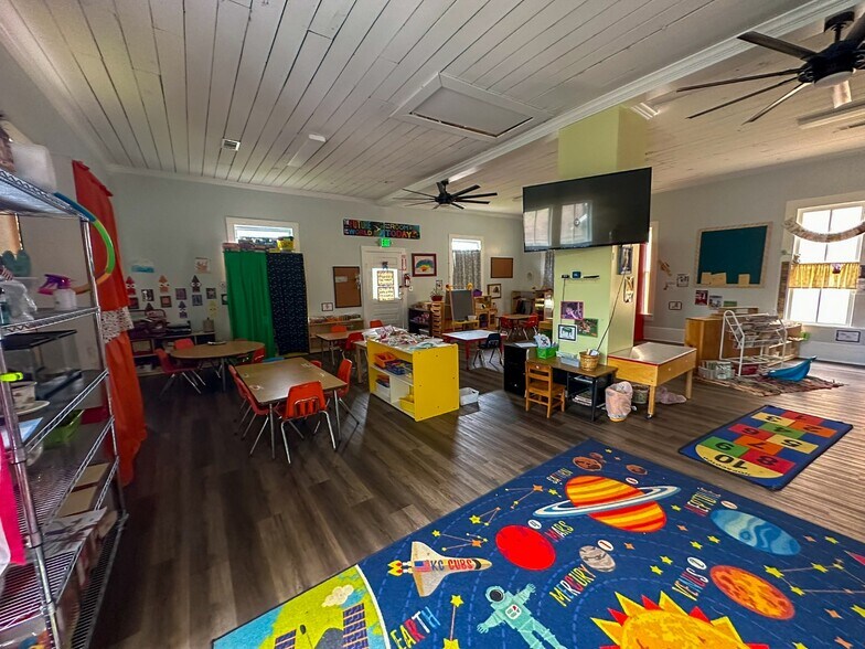More Photos Of 247 S Barron St, Rusk Religious Facility For Sale
