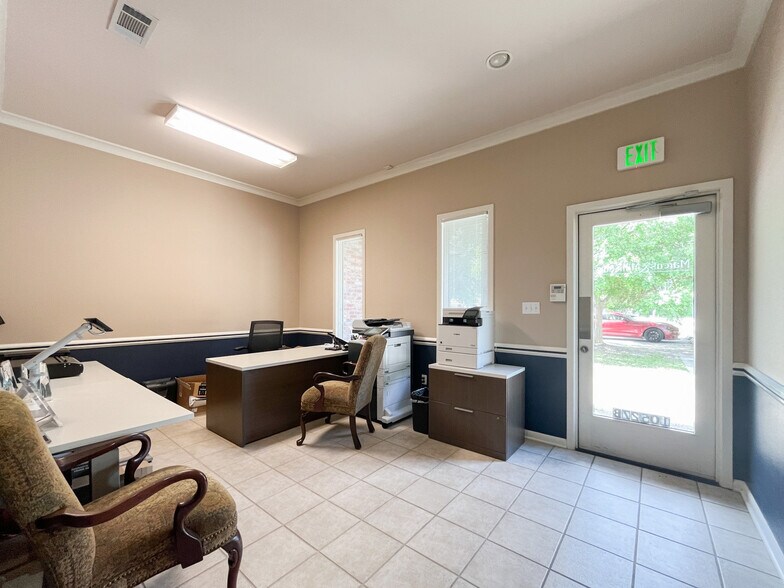 More Photos Of 10527 Kentshire Ct, Baton Rouge Office For Lease