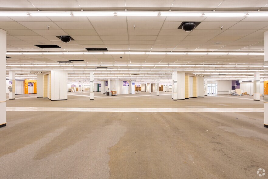 More Photos Of 1160-1300 E Army Post Rd, Des Moines Unknown For Lease