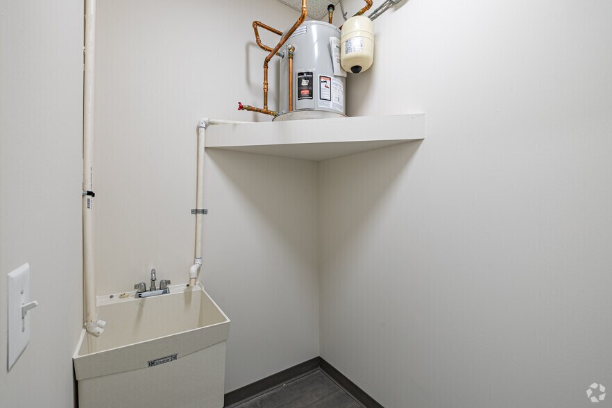 More Photos Of 1 Housel Cir, Hillsborough Apartments For Lease