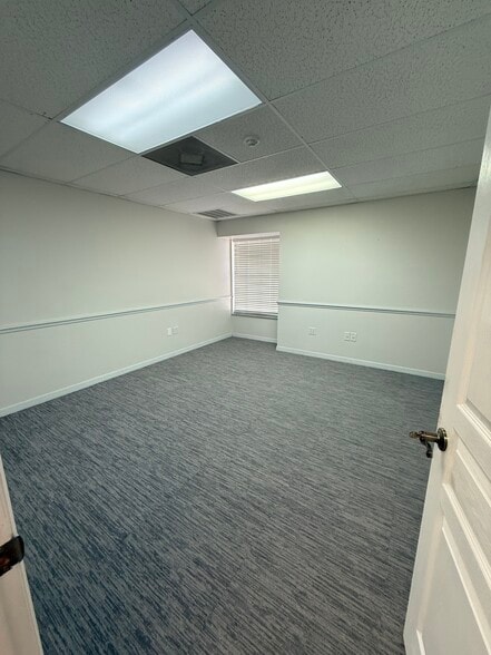 More Photos Of 1505 Tamiami Trl S, Venice Medical For Lease