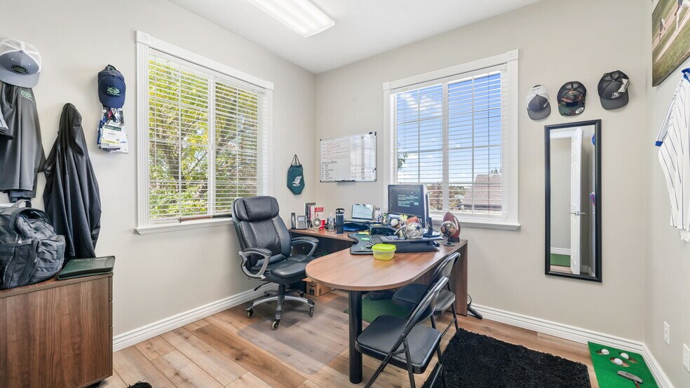 More Photos Of 891 W Baxter Dr, South Jordan Office For Sale