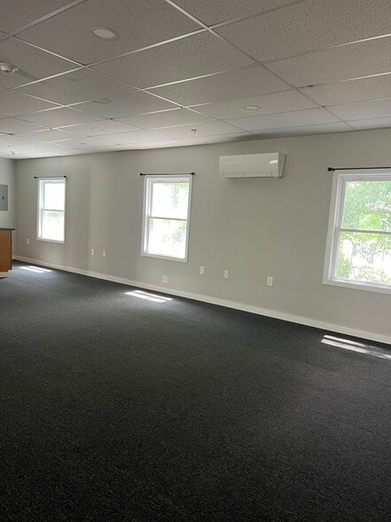 More Photos Of 71 Pleasant St, Leominster Medical For Lease