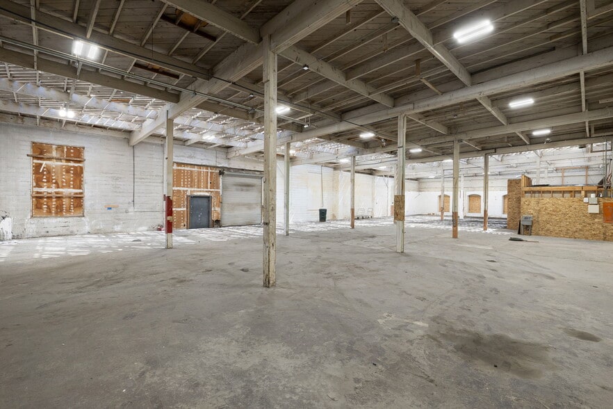 More Photos Of 205 N Park Ave, Pomona Warehouse For Lease