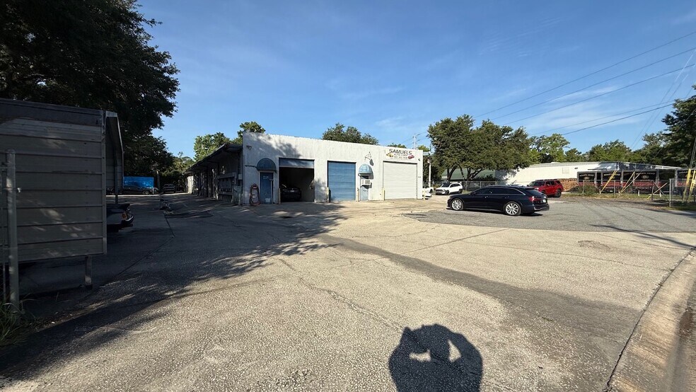 More Photos Of 5508 Benchmark Ln, Sanford Warehouse For Sale