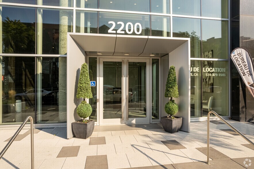 More Photos Of 2100-2220 Sauvé Rue O, Mont-Royal Apartments For Lease