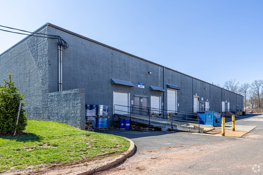 More Photos Of 140 Ethel Rd W, Piscataway Warehouse For Lease