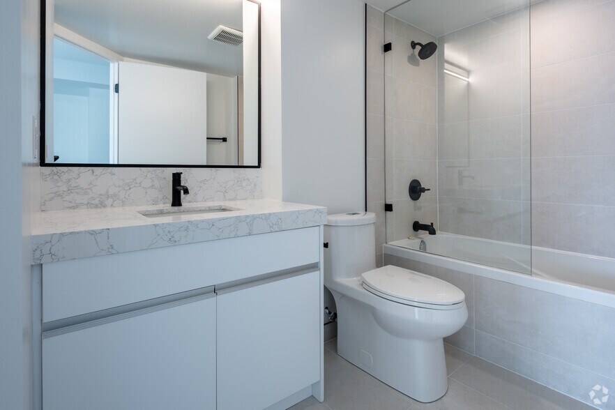 More Photos Of 150 Roehampton Ave, Toronto Apartments For Sale