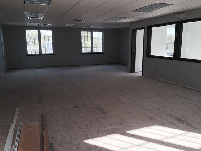 More Photos Of 10 Main St, Ballston Lake Office For Lease