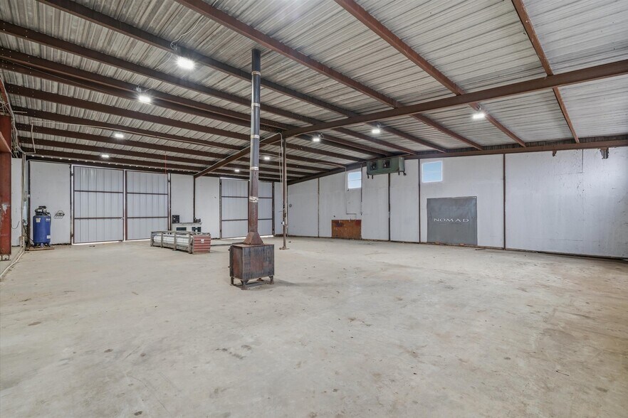 More Photos Of 9474 US-175, Kemp Flex For Sale