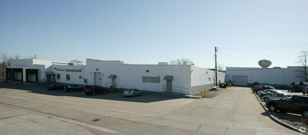 Primary Photo Of 1900 S 89th St, Milwaukee Manufacturing For Sale