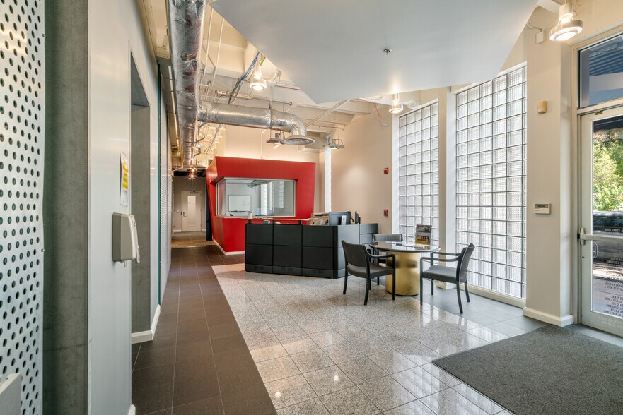 More Photos Of 402 Pierce, Houston Office For Lease