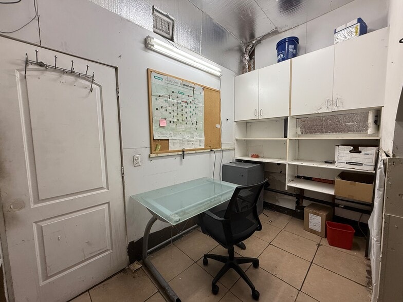 More Photos Of 7304 Canby Ave, Reseda Apartments For Sale