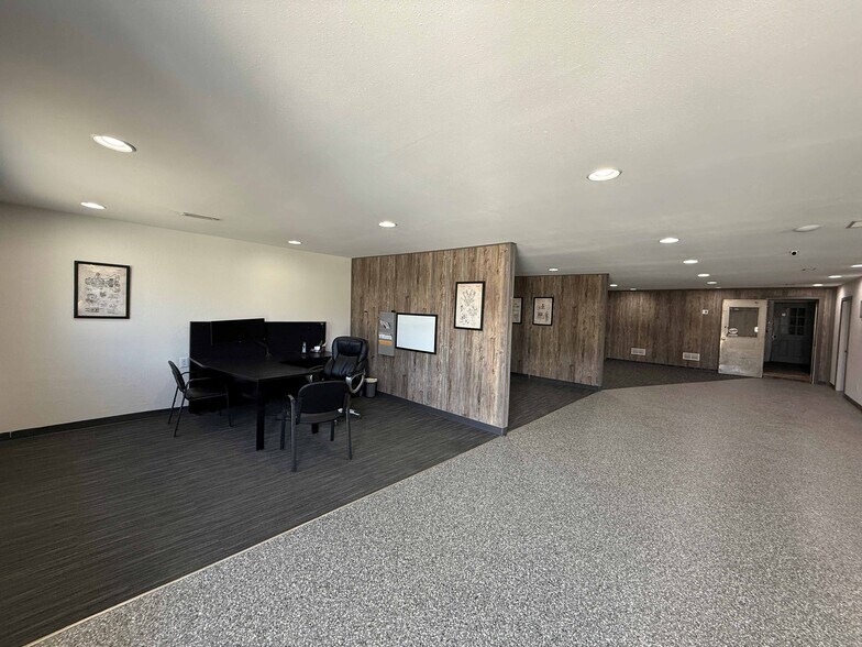 More Photos Of 209 Franklin St, Center Point Service Station For Sale