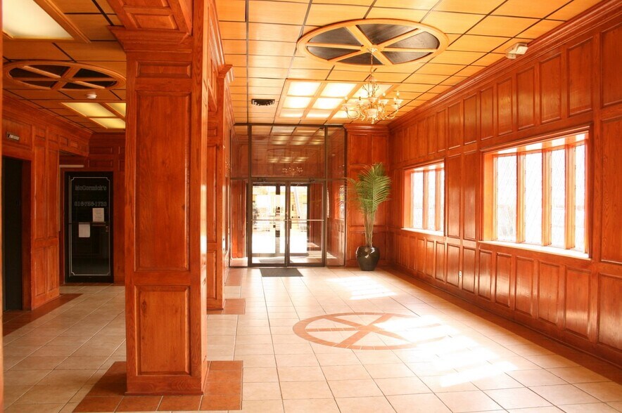 More Photos Of 6301 Rockhill Rd, Kansas City Office For Lease