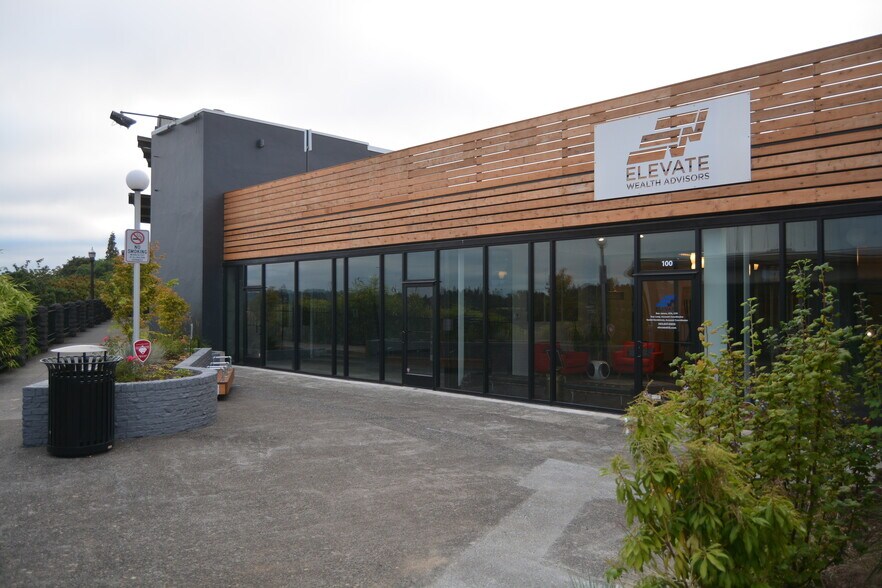 Primary Photo Of 615 High St, Oregon City General Retail For Lease