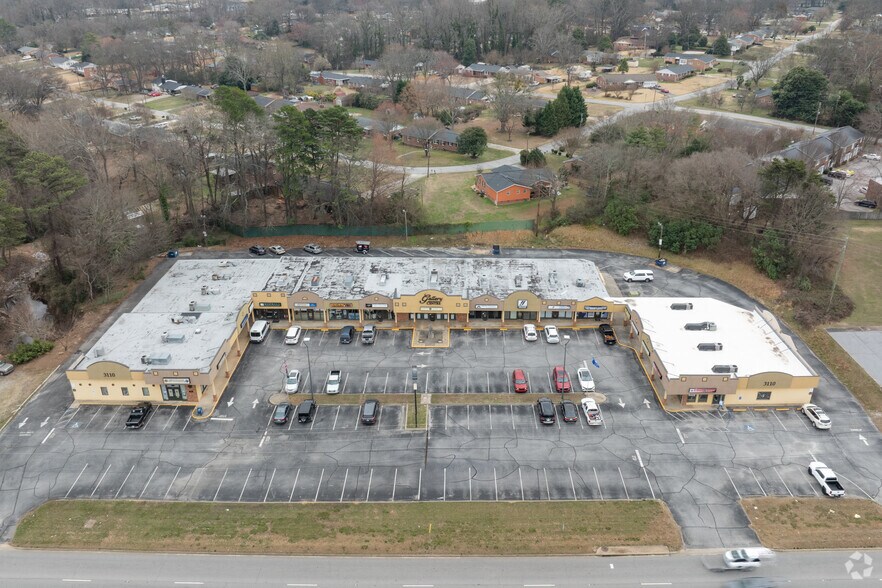 More Photos Of 3110 Wade Hampton Blvd, Taylors Storefront For Sale