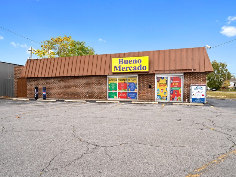 More Photos Of 2915 Calhoun, Fort Wayne Storefront For Sale