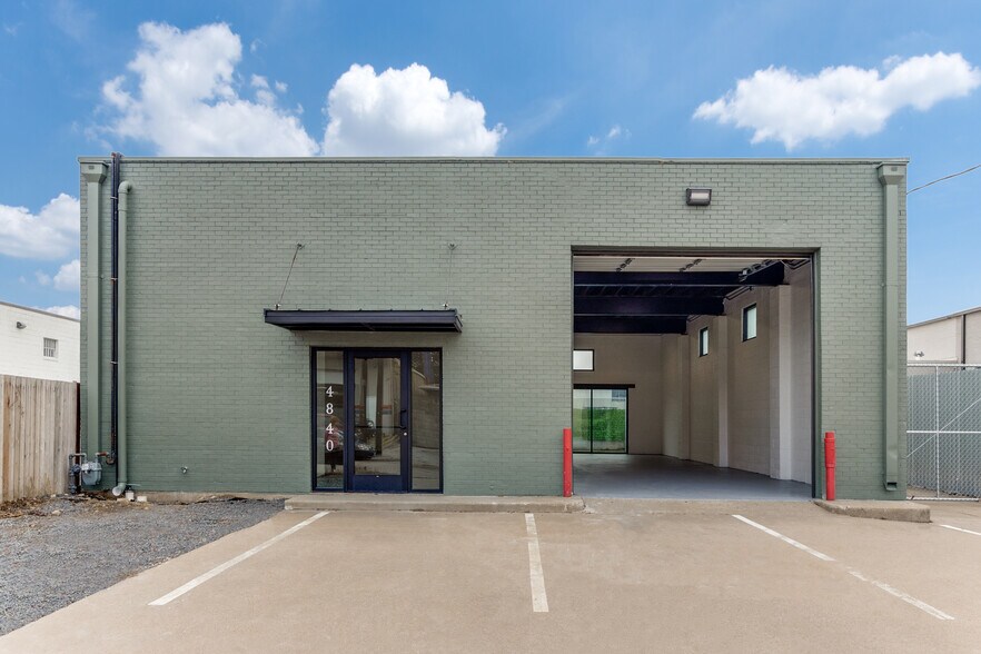 More Photos Of 4840 Memphis St, Dallas Warehouse For Sale