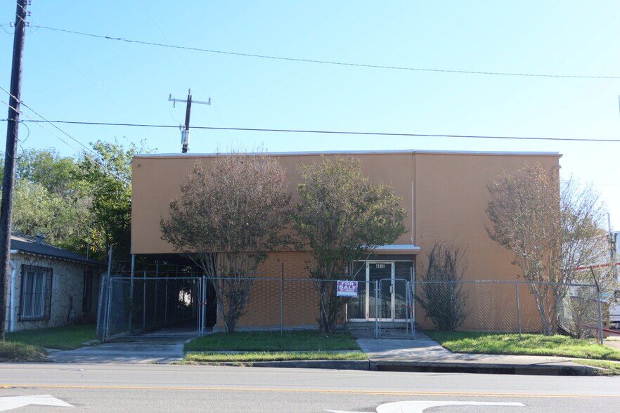 More Photos Of 4810 San Pedro Ave, San Antonio Office For Sale
