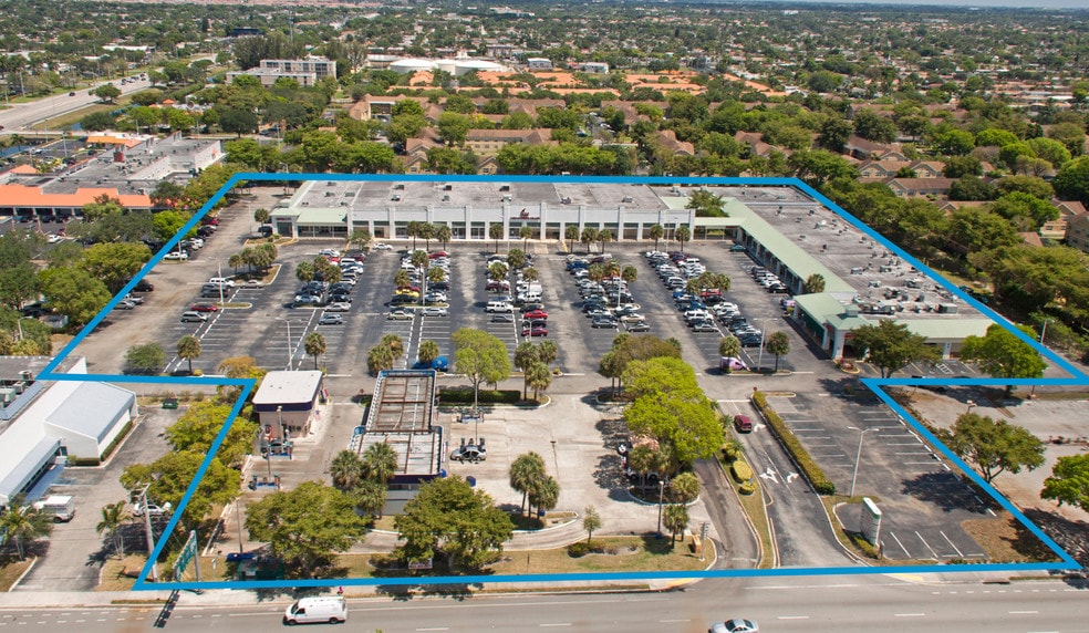 More Photos Of 7841-7899 Pines Blvd, Pembroke Pines Supermarket For Sale