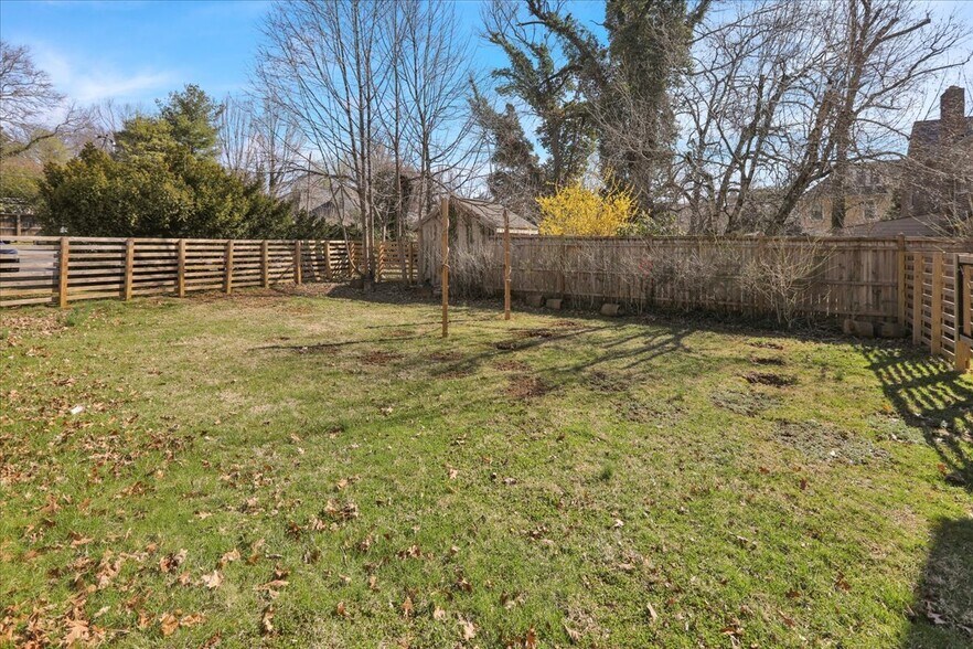 More Photos Of 1057 Columbia Ave, Lancaster Office For Sale