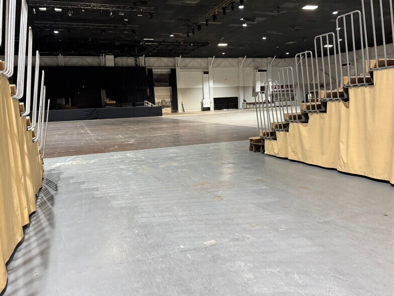 More Photos Of 10408 State Highway 64 E, Tyler Theater Concert Hall For Sale