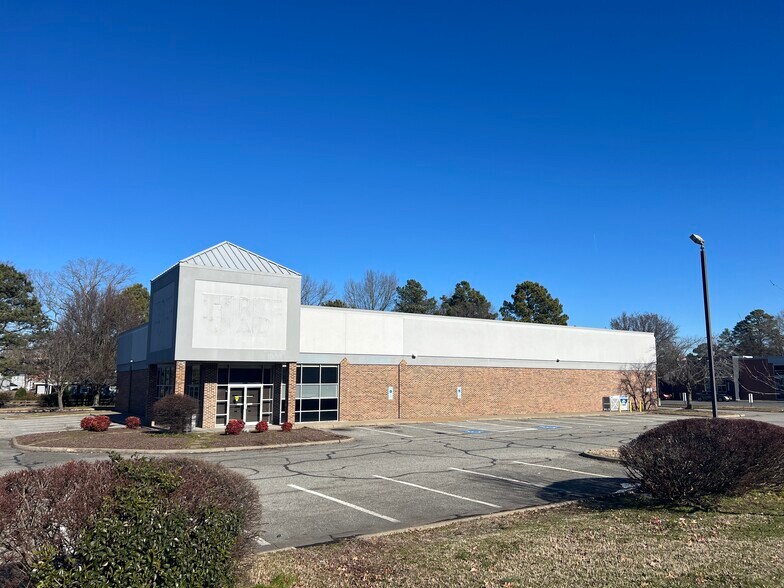 More Photos Of 671 J Clyde Morris Blvd, Newport News Drugstore For Lease