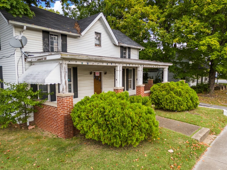 More Photos Of 226 E Main St, Sevierville Freestanding For Sale