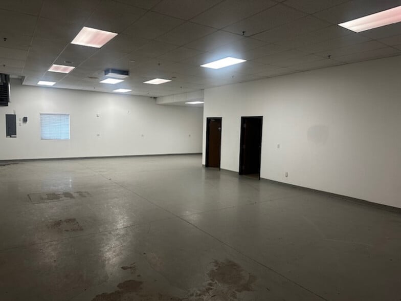 More Photos Of 7505 E Harvard Ave, Denver Flex For Sale