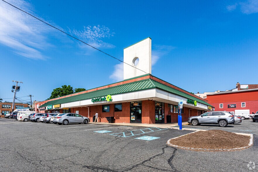 More Photos Of 25 W Main St, Rockaway Convenience Store For Lease