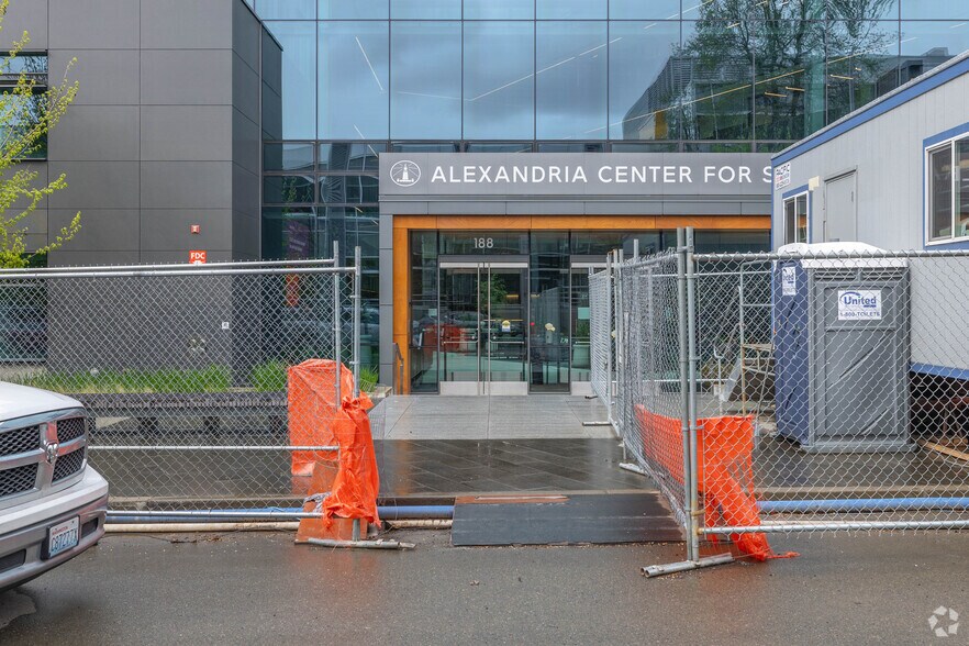 More Photos Of 188 E Blaine St, Seattle Office For Lease